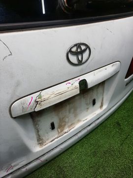 ДВЕРЬ ПЯТАЯ НА TOYOTA CALDINA ST210