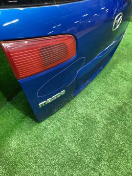 ДВЕРЬ ПЯТАЯ НА MAZDA DEMIO DY3W