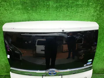 ДВЕРЬ ПЯТАЯ НА TOYOTA VOXY ZWR80G