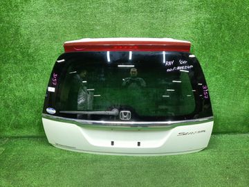 ДВЕРЬ ПЯТАЯ НА HONDA STREAM RN1