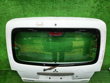 ДВЕРЬ ПЯТАЯ НА MAZDA BONGO SK82V