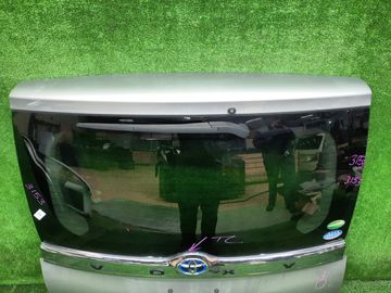 ДВЕРЬ ПЯТАЯ НА TOYOTA VOXY ZWR80G