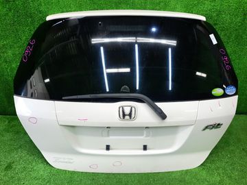 ДВЕРЬ ПЯТАЯ НА HONDA FIT GD1