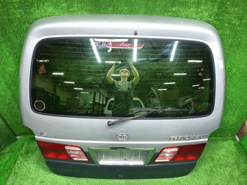 ДВЕРЬ ПЯТАЯ НА TOYOTA GRAND HIACE VCH10
