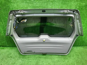 ДВЕРЬ ПЯТАЯ НА SUBARU FORESTER SG5