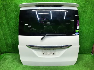 ДВЕРЬ ПЯТАЯ НА NISSAN SERENA C26