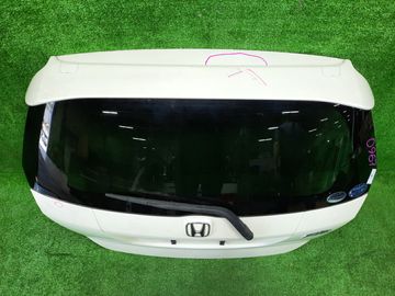 ДВЕРЬ ПЯТАЯ НА HONDA FIT GD3