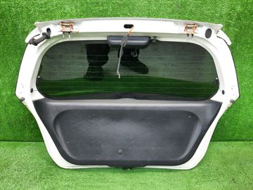 ДВЕРЬ ПЯТАЯ НА HONDA FIT GD3