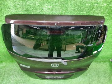 ДВЕРЬ ПЯТАЯ НА HONDA FREED GB3