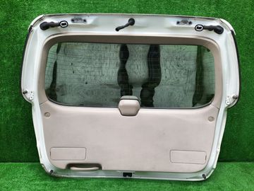 ДВЕРЬ ПЯТАЯ НА TOYOTA GAIA SXM10