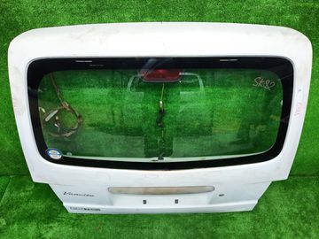 ДВЕРЬ ПЯТАЯ НА MAZDA BONGO SK22V