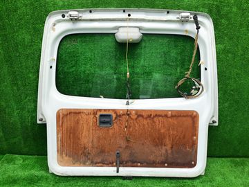 ДВЕРЬ ПЯТАЯ НА MAZDA BONGO SK22V