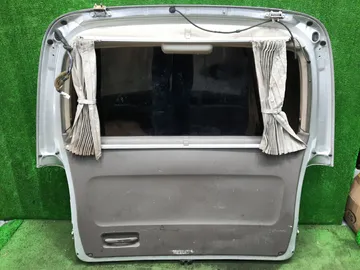 ДВЕРЬ ПЯТАЯ НА TOYOTA GRANVIA KCH16