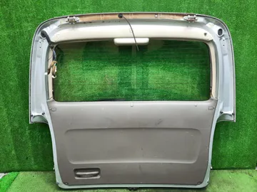 ДВЕРЬ ПЯТАЯ НА TOYOTA GRANVIA KCH16