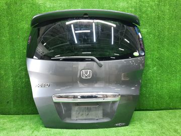 ДВЕРЬ ПЯТАЯ НА HONDA FREED GB3