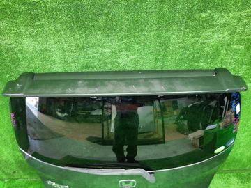 ДВЕРЬ ПЯТАЯ НА HONDA FREED GB3