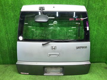 ДВЕРЬ ПЯТАЯ НА HONDA STEPWGN RF1