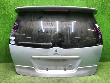 ДВЕРЬ ПЯТАЯ НА MITSUBISHI GRANDIS NA4W