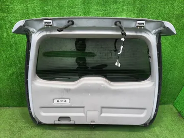 ДВЕРЬ ПЯТАЯ НА MITSUBISHI GRANDIS NA4W