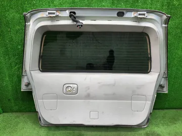 ДВЕРЬ ПЯТАЯ НА NISSAN BASSARA U30