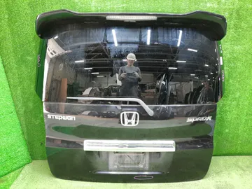 ДВЕРЬ ПЯТАЯ НА HONDA STEPWGN RK5