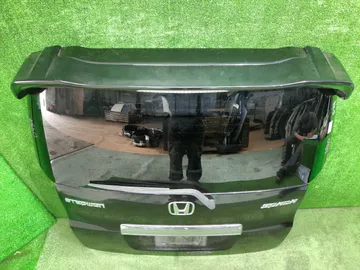 ДВЕРЬ ПЯТАЯ НА HONDA STEPWGN RK5