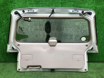 ДВЕРЬ ПЯТАЯ НА TOYOTA IPSUM SXM10