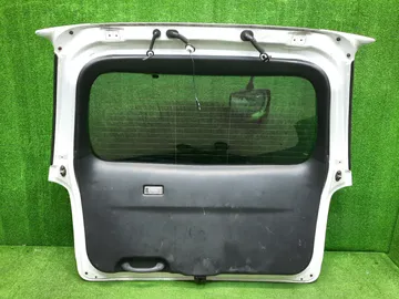 ДВЕРЬ ПЯТАЯ НА MAZDA MPV LW3W
