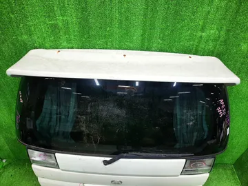 ДВЕРЬ ПЯТАЯ НА NISSAN ELGRAND E50