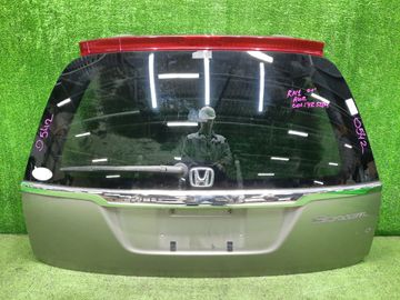 ДВЕРЬ ПЯТАЯ НА HONDA STREAM RN1