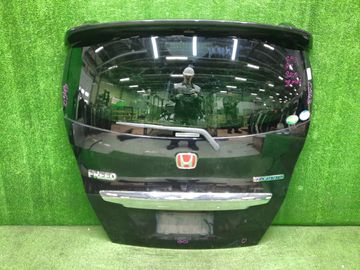 ДВЕРЬ ПЯТАЯ НА HONDA FREED GP3