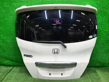 ДВЕРЬ ПЯТАЯ НА HONDA FREED GB3