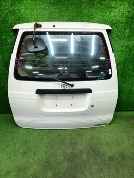 ДВЕРЬ ПЯТАЯ НА TOYOTA NOAH KR52