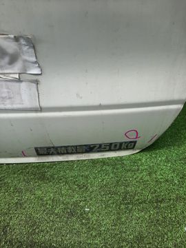ДВЕРЬ ПЯТАЯ НА TOYOTA NOAH KR52