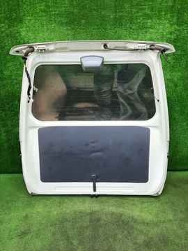 ДВЕРЬ ПЯТАЯ НА TOYOTA NOAH KR52