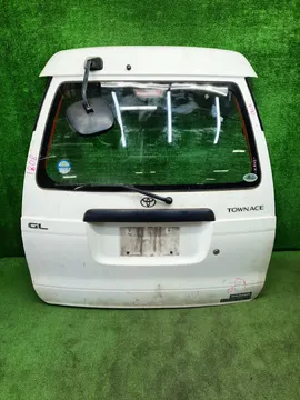 ДВЕРЬ ПЯТАЯ НА TOYOTA NOAH KR42