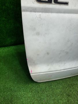 ДВЕРЬ ПЯТАЯ НА TOYOTA NOAH KR42