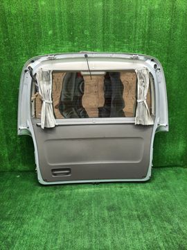 ДВЕРЬ ПЯТАЯ НА TOYOTA GRAND HIACE VCH10