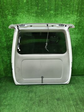 ДВЕРЬ ПЯТАЯ НА TOYOTA NOAH SR40