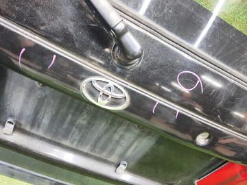 ДВЕРЬ ПЯТАЯ НА TOYOTA CALDINA ST195