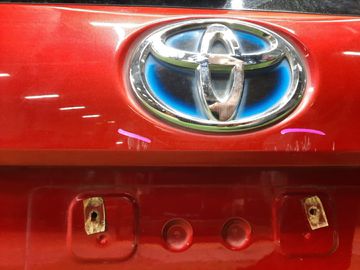 ДВЕРЬ ПЯТАЯ НА TOYOTA PRIUS ALPHA ZVW41