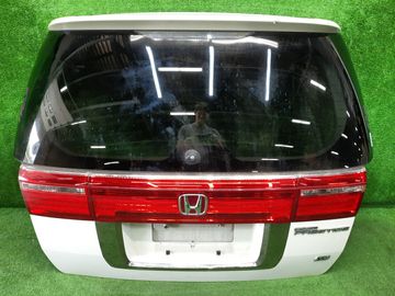 ДВЕРЬ ПЯТАЯ НА HONDA ELYSION RR5