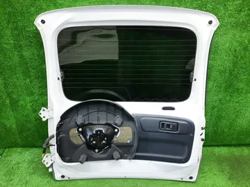 ДВЕРЬ ПЯТАЯ НА TOYOTA FUNCARGO NCP25