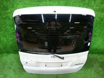 ДВЕРЬ ПЯТАЯ НА TOYOTA FUNCARGO NCP25