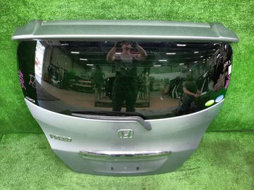 ДВЕРЬ ПЯТАЯ НА HONDA FREED GB3