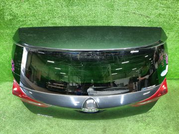 ДВЕРЬ ПЯТАЯ НА TOYOTA AURIS NZE184