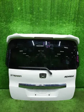 ДВЕРЬ ПЯТАЯ НА HONDA STEPWGN RK5