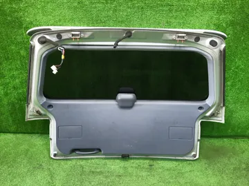 ДВЕРЬ ПЯТАЯ НА TOYOTA IPSUM SXM10