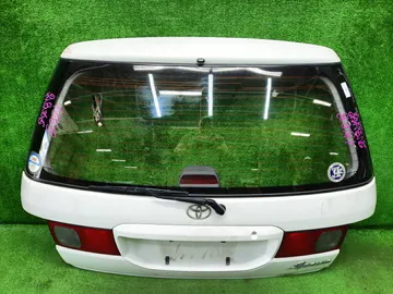 ДВЕРЬ ПЯТАЯ НА TOYOTA IPSUM SXM10