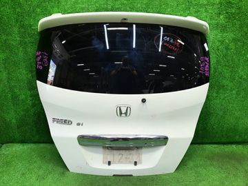 ДВЕРЬ ПЯТАЯ НА HONDA FREED GB3